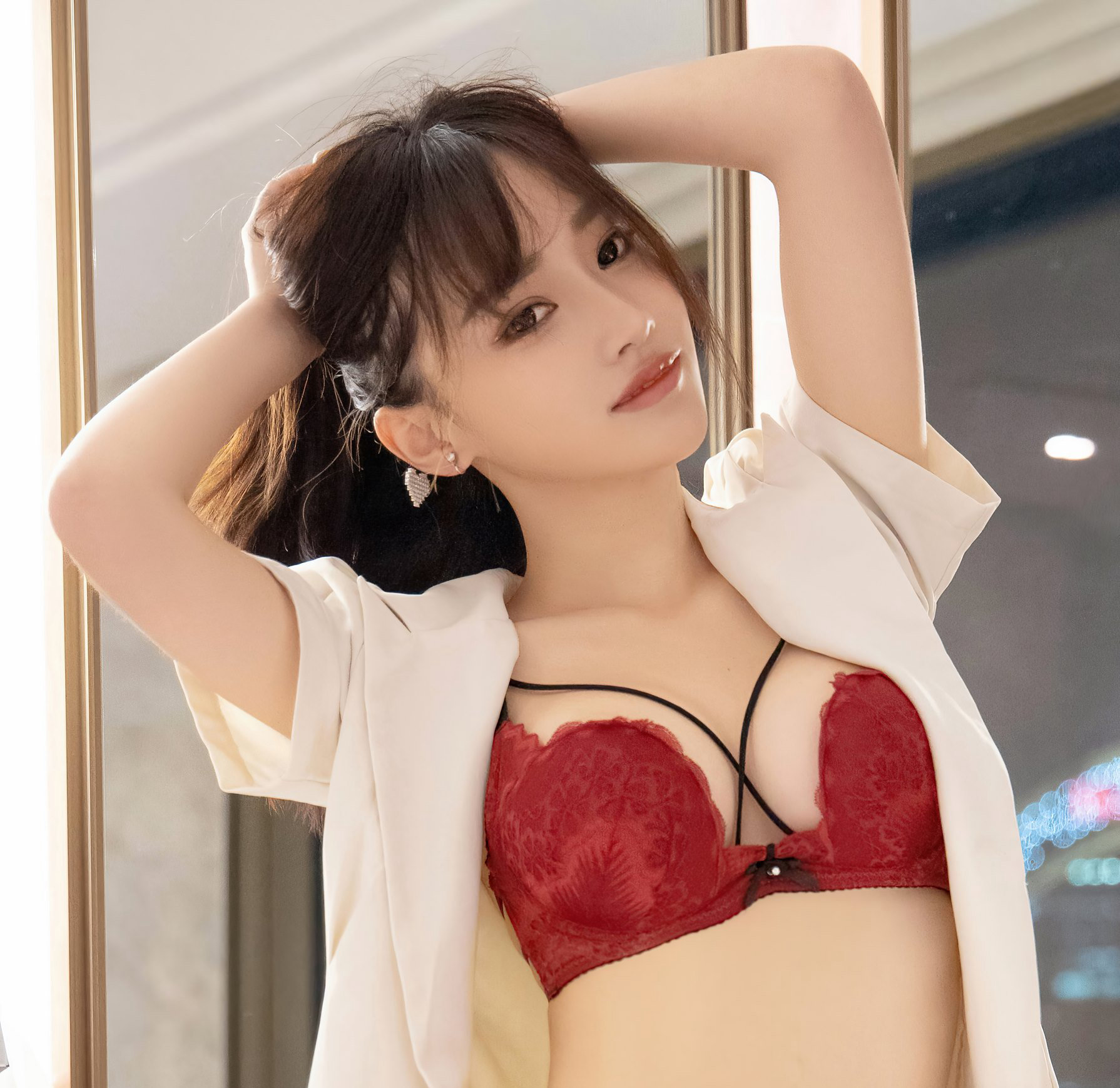 尤物极品喷血透明诱人成熟美妇极品大尺度丰满