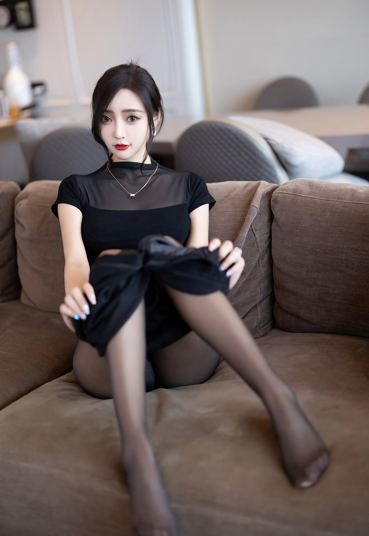 黑丝吊袜王曦瑶黑丝美女诱惑制服装套裙诱惑女秘书