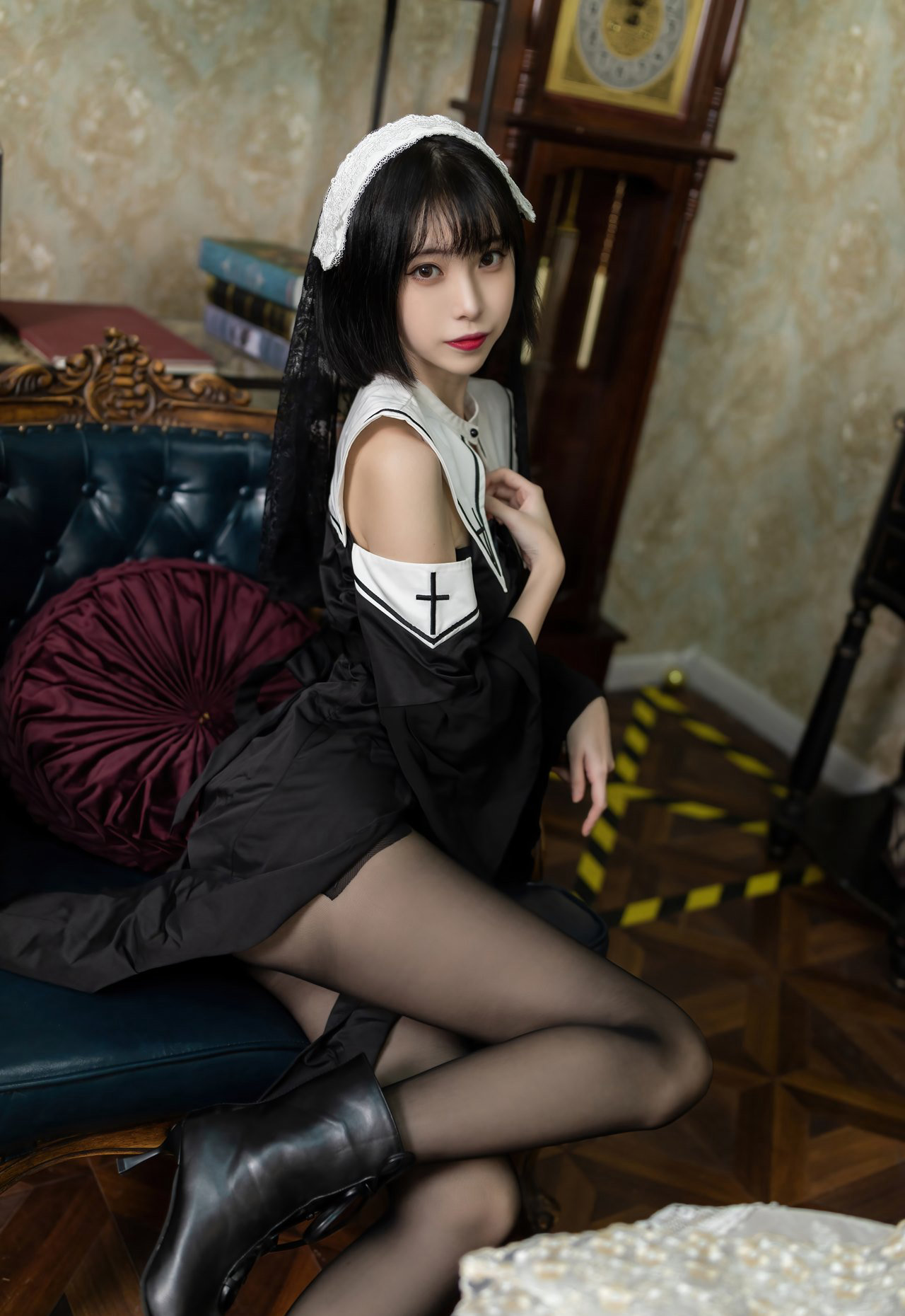 COS大尺度超污美女许岚二次元美女脱小内极品粉嫩
