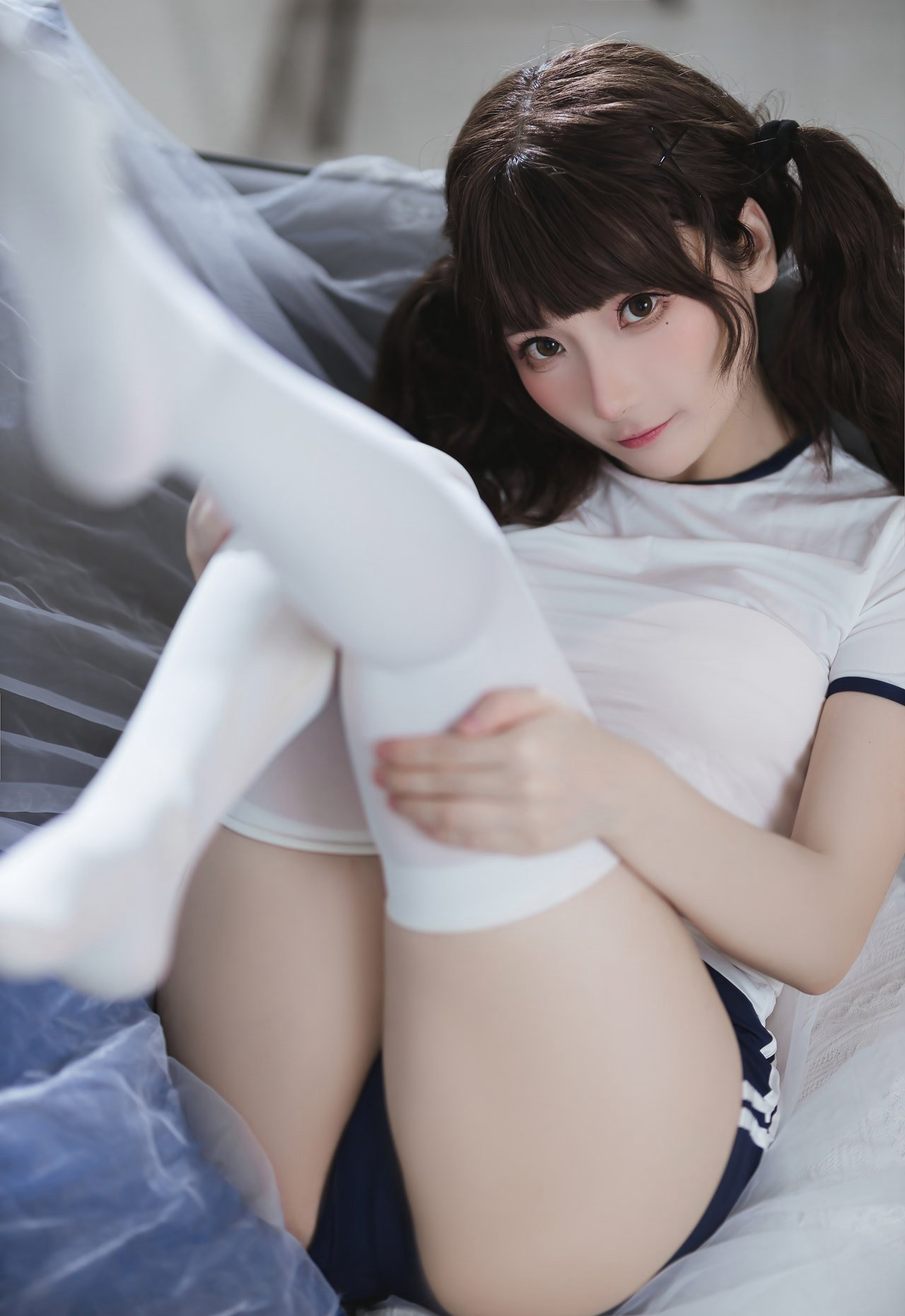 白丝漫画美女足控福利漫画诱惑丰满高翘臀姿势cos