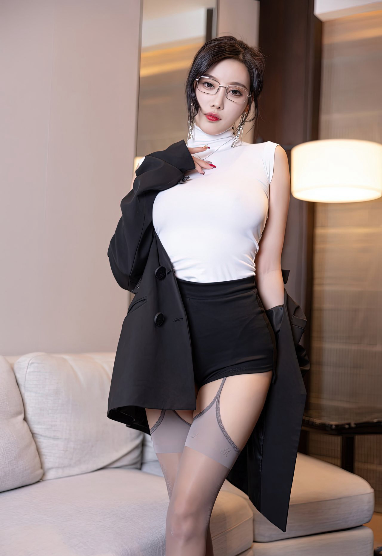杨晨晨灰丝袜秘书mm131极品尤物美女国产精品人娇在线内谢
