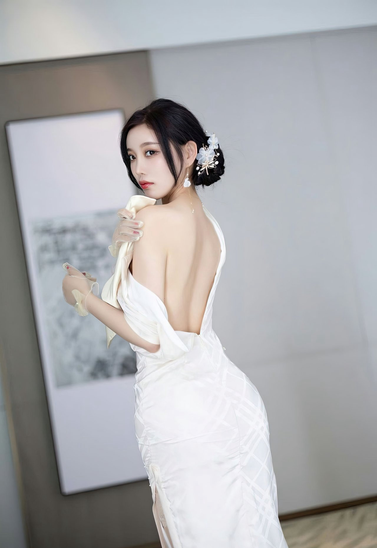 杨晨晨肉丝白嫩翘臀翘臀极品翘臀高清图片丁字裤光衣美女