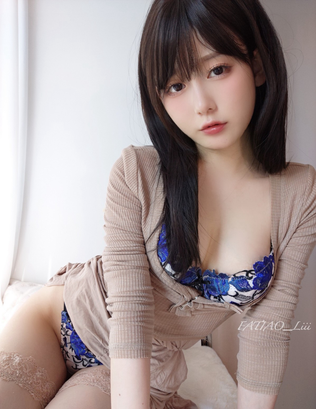 迷之呆梨白丝性感高翘臀丁字裤cosplay大尺寸套图