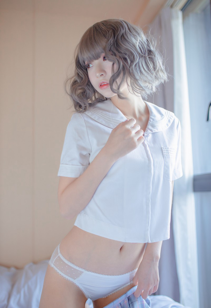 疯猫极品短发cosplay美女白丝袜JK制服高清套图
